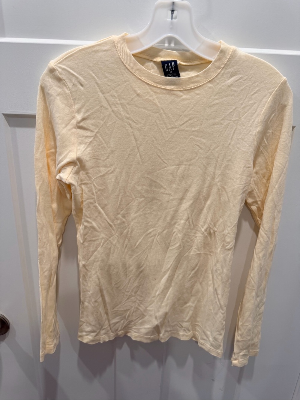 Vintage GAP Women’s Medium Butter Yellow Long Sleeve 100% Cotton Made USA Tee